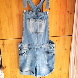 1822 Women's Denim Shortalls With Distressing size 11